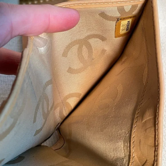 *SOLD* CHANEL CAMBON KISSLOCK WALLET WITH COA - Picture 5 of 13